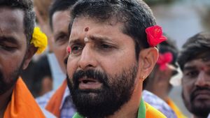  C.T.Ravi: ಸಿ.ಟಿ.ರವಿ ಫೋಟೋಗೆ ಚಪ್ಪಲಿ ಏಟು, ನರಕಕ್ಕೆ ಹೋಗೆಂದು ಮಹಿಳಾ ಕಾಂಗ್ರೆಸ್‌ ಪ್ರತಿಭಟನೆ