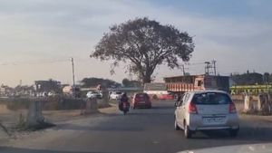 Bengaluru-Mangaluru Road: ಬೆಂಗಳೂರು-ಮಂಗಳೂರು ಹೆದ್ದಾರಿ ದುಸ್ಥಿತಿ, ವಾಹನ ಸವಾರರ ಪರದಾಟ 