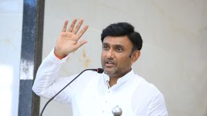 Karnataka BJP: ಬಿ. ವೈ. ವಿಜಯೇಂದ್ರ ವಿರೋಧಿ ಬಣ ಸೇರಿದ ಮಾಜಿ ಸಚಿವ!
