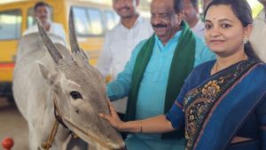 10 ಎಕರೆ ಜಮೀನು: ಕೃಷಿ ನಿಲ್ಲಿಸಲು ಹೊರಟಿದ್ದ ವ್ಯಕ್ತಿ ಈಗ ಮಾದರಿ ರೈತ