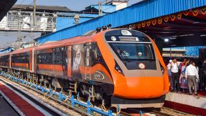 Vande Bharat Express: ಬೆಂಗಳೂರು-ಕಲಬುರಗಿ ರೈಲು ವೇಳಾಪಟ್ಟಿ ಬದಲು, ಸಚಿವರ ಸೂಚನೆ