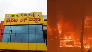 NWKRTC: ಬಸ್‌ ನಿಲ್ದಾಣದ ಕಟ್ಟಡಕ್ಕೆ ಬೆಂಕಿ, 2 ಮಳಿಗೆ ಆಹುತಿ