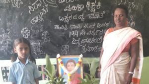 ಕರ್ನಾಟಕದ ಈ ಸರ್ಕಾರಿ ಶಾಲೆಯಲ್ಲಿ ಒಬ್ಬಳೇ ವಿದ್ಯಾರ್ಥಿನಿ, ಒಬ್ಬರೇ ಶಿಕ್ಷಕಿ