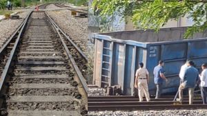Belagavi Train: ಹಳಿ ತಪ್ಪಿದ ಬೆಳಗಾವಿ-ಹುಬ್ಬಳ್ಳಿ ರೈಲಿನ 3 ರೈಲು ಬೋಗಿಗಳು 