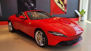 Ferrari Bengaluru: ಬೆಂಗಳೂರಿನಲ್ಲಿರೋ ಫೆರಾರಿ ಶೋರೂಂನ ತಿಂಗಳ ಬಾಡಿಗೆ ಕೇಳಿದ್ರೆ ಶಾಕ್‌ ಆಗ್ತೀರಿ!