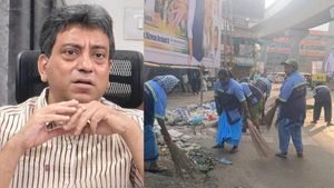 ಬೆಂಗಳೂರಿನಲ್ಲಿ ಎಲ್ಲೆಂದರಲ್ಲಿ ಕಸ.. ಕೊನೆಗೂ ಬಿಬಿಎಂಪಿ ಅಲರ್ಟ್, ಗುತ್ತಿಗೆದಾರರ ಬಿಲ್‌ ಕಟ್‌!