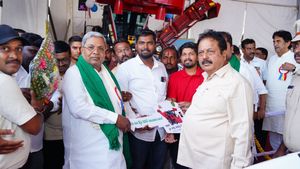 ರೈತರಿಗೆ ₹400 ಕೋಟಿ ವೆಚ್ಚದ ಕೃಷಿ ಯಂತ್ರಗಳ ವಿತರಣೆ: ಸಿದ್ದರಾಮಯ್ಯ