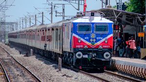 Karnataka Rails: ಪ್ರಯಾಣಿಕರೇ ಗಮನಿಸಿ, ಬೇಸಿಗೆ ರೈಲುಗಳ ಸೇವೆ ವಿಸ್ತರಣೆ, 3 ಟ್ರಿಪ್ ರದ್ದು