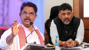 ಸಿಲಿಕಾನ್‌ ಸಿಟಿ ಮೂರು ಭಾಗ; ಬೆಂಗಳೂರನ್ನು ಗ್ರೇಟರ್‌ ಅಲ್ಲ, ಕ್ವಾರ್ಟರ್‌ ಬೆಂಗಳೂರು : ಆರ್‌ ಅಶೋಕ್ ವ್ಯಂಗ್ಯ