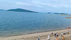 ರೈತರಿಗೆ ಸಿಹಿಸುದ್ದಿ: ಭದ್ರಾ ಜಲಾಶಯದಿಂದ ನೀರು ಬಿಡುಗಡೆ ಮುಂದುವರಿಕೆ