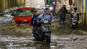 Bengaluru Rain: ಬೆಂಗಳೂರಿನಲ್ಲಿ ಮುಂದುವರಿದ ರಣಭೀಕರ ಮಳೆ!, IMD ಮುನ್ಸೂಚನೆ ಇಲ್ಲಿದೆ !