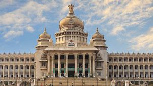 'ಸಿದ್ದರಾಮಯ್ಯರ ಮಾತಿಗೆ ಕಿಮ್ಮತ್ತು ಕೊಡದ ಸಚಿವರು: ಇದೆಲ್ಲ ಸಿಎಂ ಬದಲಾವಣೆಯ ಮುನ್ಸೂಚನೆಯೇ?'