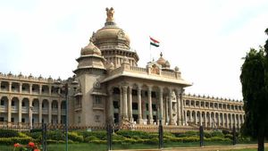 ಸರ್ಕಾರಿ ಸಿಬ್ಬಂದಿ & ಅಧಿಕಾರಿಗಳಿಂದ ಈ ದಿನ ಸಮೂಹಿಕ ರಜೆ, ಕಾರಣವೇನು ?