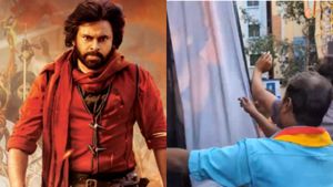 Pawan Kalyan: ಪವನ್ ಕಲ್ಯಾಣ್ ಸಿನಿಮಾದ ಬ್ಯಾನರ್ ಹರಿದು ಬಿಸಾಕಿದ ಕನ್ನಡಿಗರು, ಹರಿಹರ ವೀರಮಲ್ಲು ಸಿನಿಮಾಗೆ ಸಂಕಷ್ಟ!