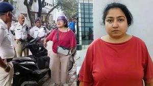Viral Video: ಬೆಂಗಳೂರು ಪೊಲೀಸರನ್ನ ಬೋ**ಕೆ ಎಂದು ಕೆಟ್ಟ ಪದಗಳಿಂದ ಬೈದ ಹಿಂದಿ ಮಹಿಳೆ