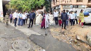 Pothole Issues: ಬೆಂಗಳೂರಿನಲ್ಲಿ ರಸ್ತೆಗುಂಡಿ ಸಮಸ್ಯೆ: ವಿವಿಧ ಇಲಾಖೆಗಳಿಗೆ ಪಾಲಿಕೆ ಶಾಕ್