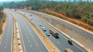 Bengaluru-Mysuru Expressway: ಬೆಂಗಳೂರು-ಮೈಸೂರು ಎಕ್ಸ್‌ಪ್ರೆಸ್‌ ವೇ ವಾಹನ ಸವಾರರು ಗಮನಿಸಲೇಬೇಕಾದ ಬಹುಮುಖ್ಯ ಮಾಹಿತಿ  