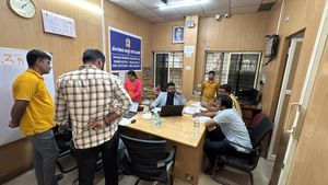 ಬೆಂಗಳೂರು ಉತ್ತರ ನಗರ ಪಾಲಿಕೆ ಆಯುಕ್ತರ ಫೋನ್ ಇನ್: ದೂರುಗಳ ಸುರಿಮಳೆ!