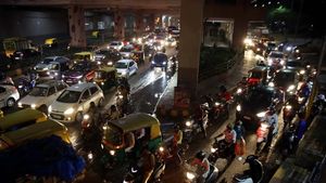 Bengaluru Traffic: ಸಾಲು ರಜೆಗೆ ಊರಿನತ್ತ ಜನರ ಸಂಚಾರ, ಟೋಲ್-ಬೈಪಾಸ್‌ ಬಳಿ ಟ್ರಾಫಿಕ್ ಜಾಮ್