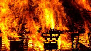 Bengaluru Fire Accident: ಬೆಂಗಳೂರಿನಲ್ಲಿ ಭಾರೀ ಅಗ್ನಿ ಅವಘಡ: 19 ಎಲೆಕ್ಟ್ರಿಕ್ ಸ್ಕೂಟರ್‌ಗಳು ಸುಟ್ಟು ಭಸ್ಮ