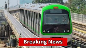 Breaking News: ನಮ್ಮ ಮೆಟ್ರೋ ಹಳಿಗೆ ಜಿಗಿದ ವ್ಯಕ್ತಿ! ರೈಲು ಸಂಚಾರದಲ್ಲಿ ವ್ಯತ್ಯಯ...BMRCL