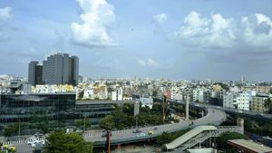 Bengaluru Property: ಬೆಂಗಳೂರಲ್ಲಿ ಪ್ರಾಪರ್ಟಿ ಬೆಲೆ ಭರ್ಜರಿ ಹೆಚ್ಚಳ: ಮನೆ ಮಾರಾಟಕ್ಕೆ ಮಾತ್ರ ಸರ್ಕಸ್  
