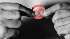 ವರ್ಷವಿಡೀ ಕಾಂಡೋಮ್‌ ಖರೀದಿಗೆ 1,00,000 ರೂಪಾಯಿ ಖರ್ಚು ಮಾಡಿದ ವ್ಯಕ್ತಿ: ಇಲ್ಲಿದೆ ಶಾಕಿಂಗ್‌ ವರದಿ