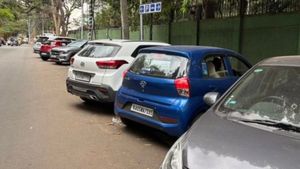 Parking Fee Rules: ಬೆಂಗಳೂರು ರಸ್ತೆ ಬದಿ ವಾಹನಗಳ ಪಾರ್ಕಿಂಗ್‌ಗೆ ಶುಲ್ಕ ನಿಗದಿ: ಏನಿದು ಹೊಸ ನಿಯಮ
