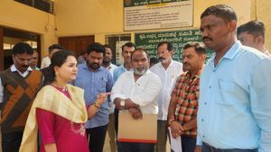 ರೈತರಿಂದ ಮೆಕ್ಕೆಜೋಳ ಖರೀದಿ: ಜಿಲ್ಲಾಧಿಕಾರಿ ದಿವ್ಯ ಪ್ರಭು ಗುಡ್‌ನ್ಯೂಸ್