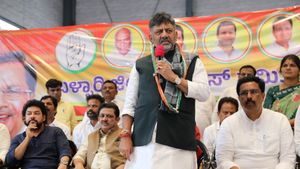 ಬಳ್ಳಾರಿ ಗಲಭೆ; ತಪ್ಪು ಯಾರೇ ಮಾಡಿದ್ರೂ ಕ್ರಮ, ಮೃತನ ಕುಟುಂಬಕ್ಕೆ ಸರ್ಕಾರಿ ಕೆಲಸ: ಡಿ.ಕೆ.ಶಿವಕುಮಾರ್‌