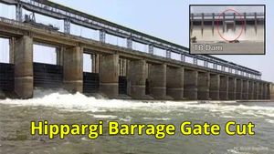 ಟಿಬಿ ಡ್ಯಾಂ ಘಟನೆ ಬಳಿಕವೂ ಎಚ್ಚೆತ್ತುಕೊಳ್ಳದ ಸರ್ಕಾರ: ಹಿಪ್ಪರಗಿ ಬ್ಯಾರೇಜ್ ಗೇಟ್ ಕಟ್, ಅಪಾರ ನೀರು ಪೋಲು