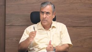 ಬೆಂಗಳೂರಿನ ಅನಧಿಕೃತ ಕಟ್ಟಡಗಳಿಗೆ ನೋಟಿಸ್ ನೀಡಿ, ತೆರವು ಕಾರ್ಯಾಚರಣೆ: ಮಹೇಶ್ವರ್ ರಾವ್