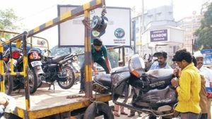 Bengaluru: ನೋ ಪಾರ್ಕಿಂಗ್‌ನಲ್ಲಿ ಗಾಡಿ ನಿಲ್ಲಿಸುವ ಮುನ್ನ ಎಚ್ಚರ: ಇನ್ಮುಂದೆ ಪಾಲಿಕೆಯಿಂದಲೇ ಟೋಯಿಂಗ್ !