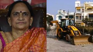 Property Row: ಒಂದೇ ಸೈಟ್‌ ಇಬ್ಬರ ಹೆಸರಿನಲ್ಲಿ:  ಮೋಸ ಮಾಡಿದವ್ರನ್ನ ಇಂಡಿಯಾಗೆ ತೋರಿಸ್ತೀನಿ ಎಂದ ನಟ ಯಶ್‌ ತಾಯಿ    