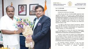 ARAI: ಮಂಡ್ಯದಲ್ಲಿ 100 ಎಕರೆ ಭೂಮಿ ಲಭ್ಯವಿದ್ದು ಪರಿಶೀಲನೆಗೆ ಬನ್ನಿ: ಎಚ್‌ಡಿಕೆಗೆ ಎಂಬಿ ಪಾಟೀಲ್ ಪತ್ರ