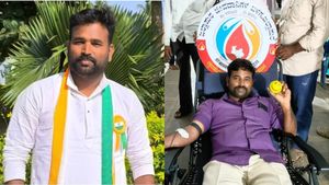 ಗೌರವಧನವನ್ನೇ ಶಾಲಾ ಮಕ್ಕಳ ಭವಿಷ್ಯಕ್ಕೆ ಮುಡಿಪಾಗಿಟ್ಟ ಜಲ್ಲಾಪುರದ ಗ್ರಾ.ಪಂ ಸದಸ್ಯ ಸತೀಶ್ ಗೌಳಿ