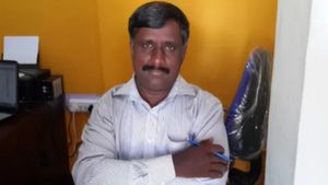 ಸರ್ಕಾರದ ಮುಖ್ಯಕಾರ್ಯದರ್ಶಿ ವಿರುದ್ಧ ಲಂಚದ ಆರೋಪ: ಸ್ನೇಹಮಹಿ ಕೃಷ್ಣ ಸಿಸಿಬಿ ವಶಕ್ಕೆ