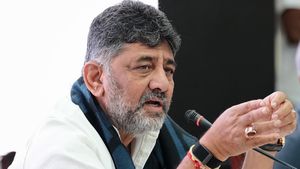 ಬೆಂಗಳೂರಲ್ಲಿ 'ಹೊಸ ಪಾದಚಾರಿ ನೀತಿ': ನೋಂದಣಿ ಆಗದವರ ವ್ಯಾಪಾರಕ್ಕಿಲ್ಲ ಅವಕಾಶ: ಡಿಕೆ ಶಿವಕುಮಾರ್