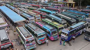 Private Bus Fare Hike: ಯುಗಾದಿ - ರಂಜಾನ್ ಸಾಲು ಸಾಲು ರಜೆ; ಖಾಸಗಿ ಬಸ್‌ಗಳ ಪ್ರಯಾಣ ದರ ದುಬಾರಿ, ಎಷ್ಟಾಗಿದೆ 