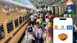 Railway Food: ರೈಲು ಪ್ರಯಾಣಿಕರ ಬಳಿ ಬರುತ್ತೆ ಆಹಾರ: ರೈಲ್ವೆ ಇಲಾಖೆಗೆ ಕಂಪನಿಗಳ ಸಾಥ್