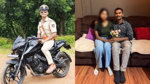 ಮದುವೆ ಆಮಿಷವೊಡ್ಡಿ ಯುವತಿ ಜೊತೆ ದೈಹಿಕ ಸಂಪರ್ಕ, ವಂಚನೆ: ಪೊಲೀಸ್ ಸಬ್-ಇನ್ಸ್‌ಪೆಕ್ಟರ್ ವಿರುದ್ಧ ಎಫ್‌ಐಆರ್‌
