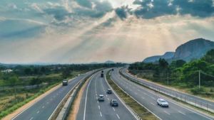 Toll Fee: ಬೆಂಗಳೂರು-ಮೈಸೂರು ಹೆದ್ದಾರಿ ವಾಹನ ಸವಾರರಿಗೆ ಎನ್‌ಎಚ್‌ಎಐ ಬಿಗ್ ಶಾಕ್‌, ಯಾರಿಗೆ ವಿನಾಯಿತಿ?        