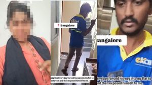 ಒಂಟಿ ಮಹಿಳೆ ಮನೆಗೆ ನುಗ್ಗಿ ಅಸಭ್ಯ ವರ್ತನೆ; ವೈರಲ್ ವಿಡಿಯೋ ಬಳಿಕ ಡೆಲಿವರಿ ಬಾಯ್ ಬಂಧನ, Flipkart ಪ್ರತಿಕ್ರಿಯೆ