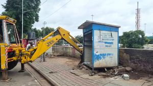 Bengaluru Street Vendors: ನಗರದ ಬೀದಿ ವ್ಯಾಪಾರಿಗಳ ತೆರವು: ಕನ್ನಡಿಗರಿಂದ ಹೊಸ ಡಿಮ್ಯಾಂಡ್‌, ಸೋಶಿಯಲ್ ಮೀಡಿಯಾ ಚರ್ಚೆ
