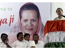 കസ്തൂരി രംഗന്‍: കോണ്‍ഗ്രസ് കര്‍ഷകര്‍ക്കൊപ്പം-സോണിയ