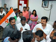 ജയറാമിന്റെ സിനിമയുടെ ഷൂട്ടിങ് യൂത്ത് കോണ്‍ഗ്രസ് പ്രവര്‍ത്തകര്‍ തടഞ്ഞു