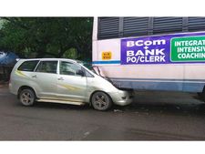  തൃശൂര്‍ ദേശീയപാതയില്‍ അപകടപരമ്പര:  അഞ്ചുപേര്‍ക്ക്‌ പരിക്ക്, അപകടം തളിക്കുളത്തും ഏങ്ങണ്ടിയൂരിലും!! 