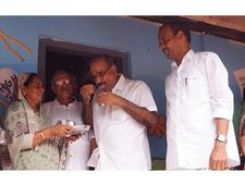 കാര്യങ്ങൾ ഏതാണ്ട് ഓകെ: ചുരത്തില്‍ കെഎസ്ആര്‍ടിസി ബസിന്റെ പരീക്ഷണ ഓട്ടം,  ഗതാഗത മന്ത്രിയും കളക്ടറും!!