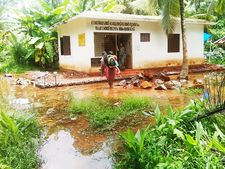 ആറ്റ് നോറ്റ് ഒരു അംഗനവാടി കെട്ടി; കുട്ടികൾക്ക് പോകണമെങ്കിൽ നീന്തണം... ഇത് എന്തൊരവസ്ഥ....