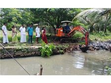 വിവാദമായ അയിനി തോട് കൈയ്യേറ്റം ഒഴിപ്പിക്കൽ നടപടി ആരംഭിച്ചു